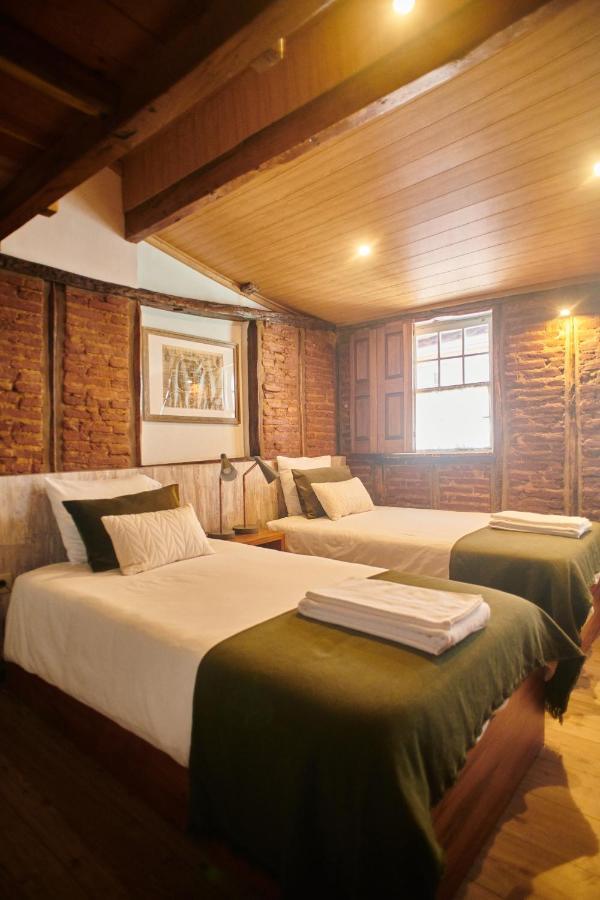 Casa Da Praca Velha Guest House Braga Bagian luar foto